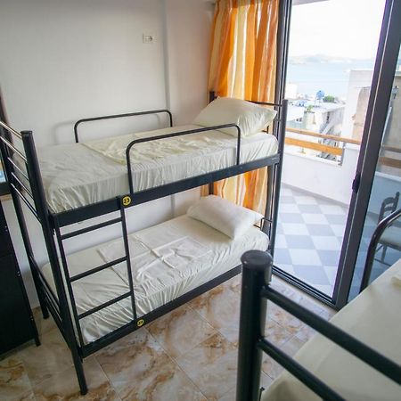 Wallaby Hostel Sarandë Exteriör bild